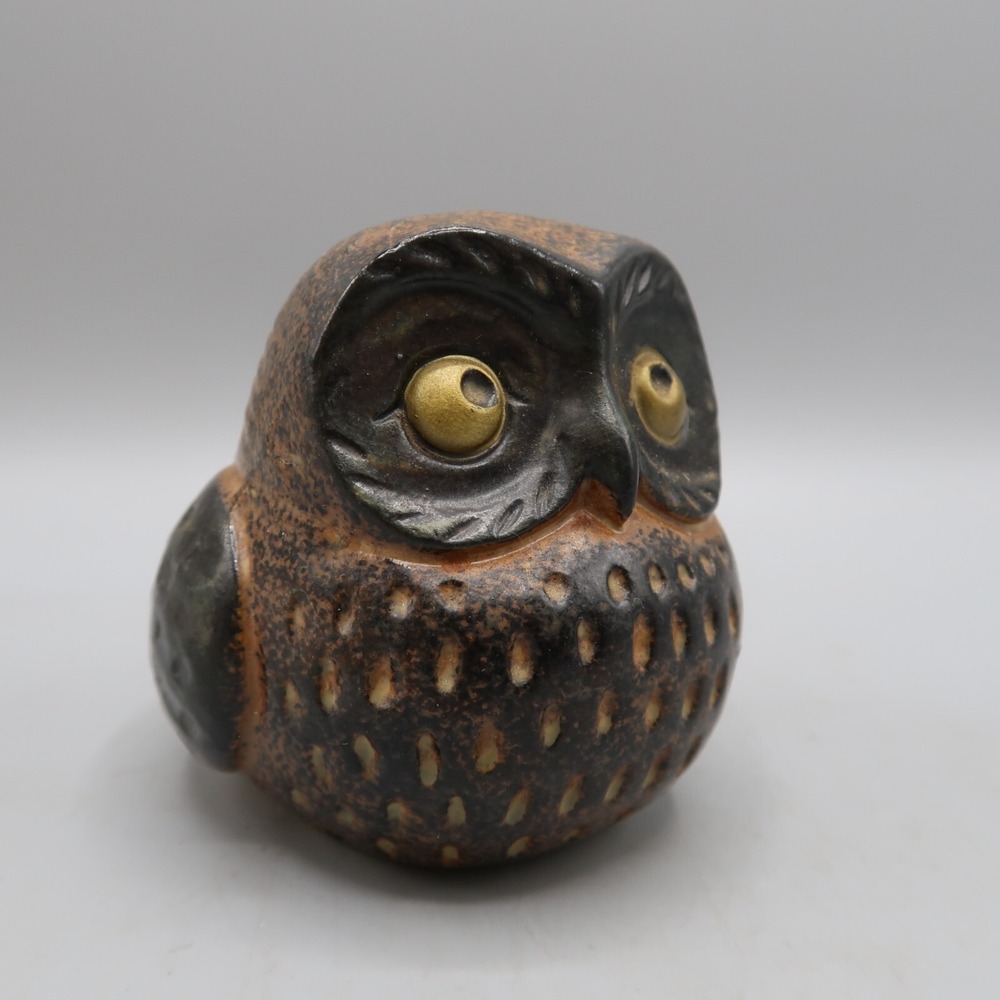 Vintage Otagiri Japan‎ MCM Stoneware Big Eyed Brown Owl Figurine 3 inch detail